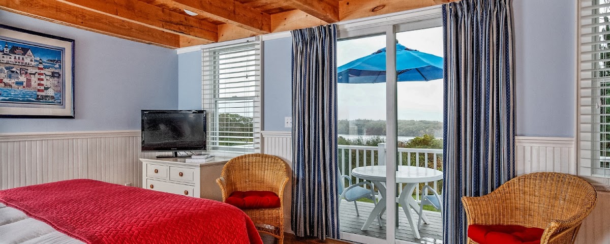 Glen Cove Inn and Suites photo 2