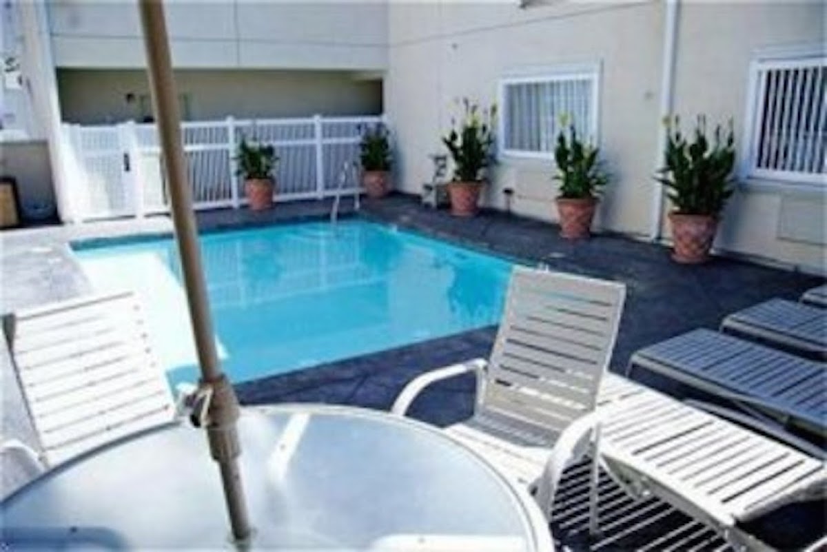 Best Western Plus Media Center Inn & Suites photo 3