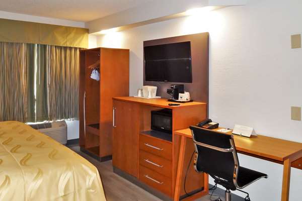 Quality Inn & Suites Raleigh North photo 2