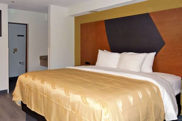 Quality Inn & Suites Raleigh North photo 3