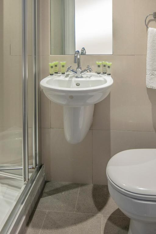 Queensway Hotel (Sure Collection by Best Western) photo 3