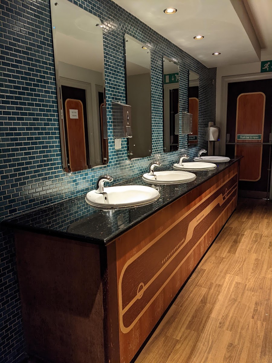 The Kings Highway - JD Wetherspoon photo 2