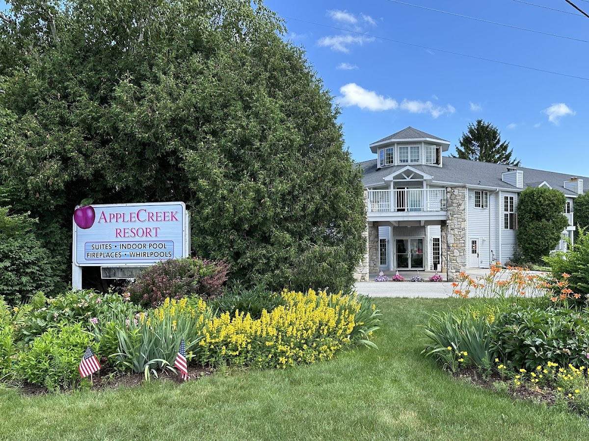 AppleCreek Resort - Hotel & Suites