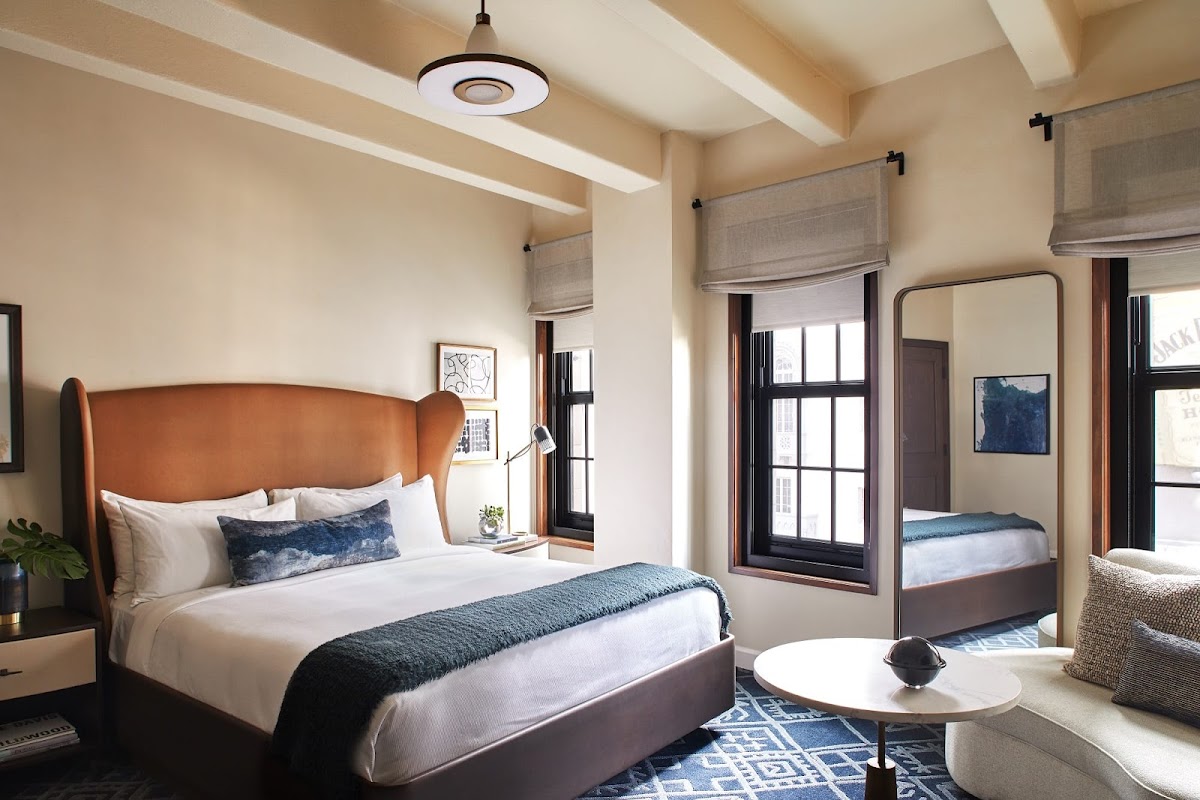 Hotel Figueroa - The Unbound Collection by Hyatt photo 2