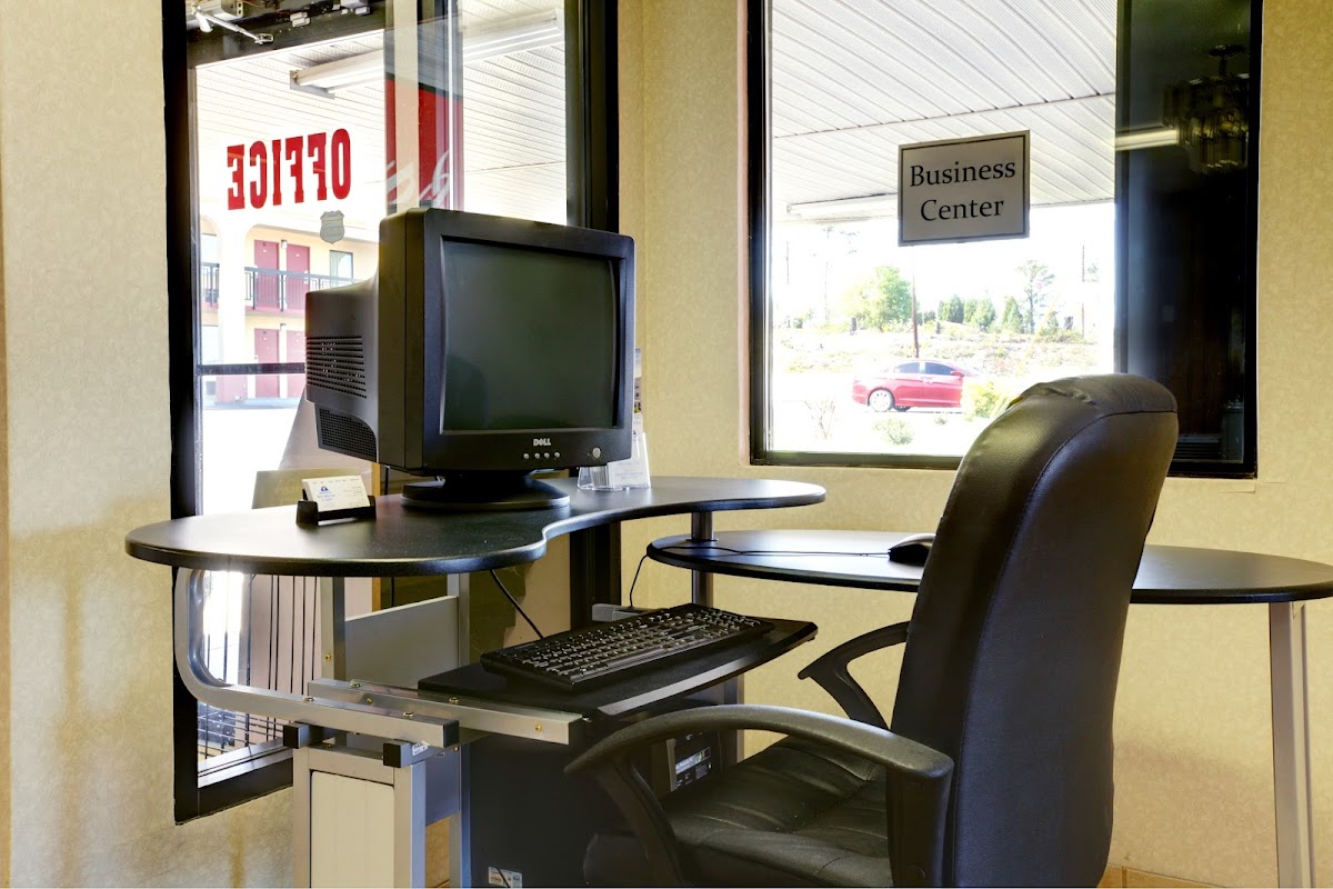 Americas Best Value Inn & Suites Macon at Eisenhower Pkwy photo 3