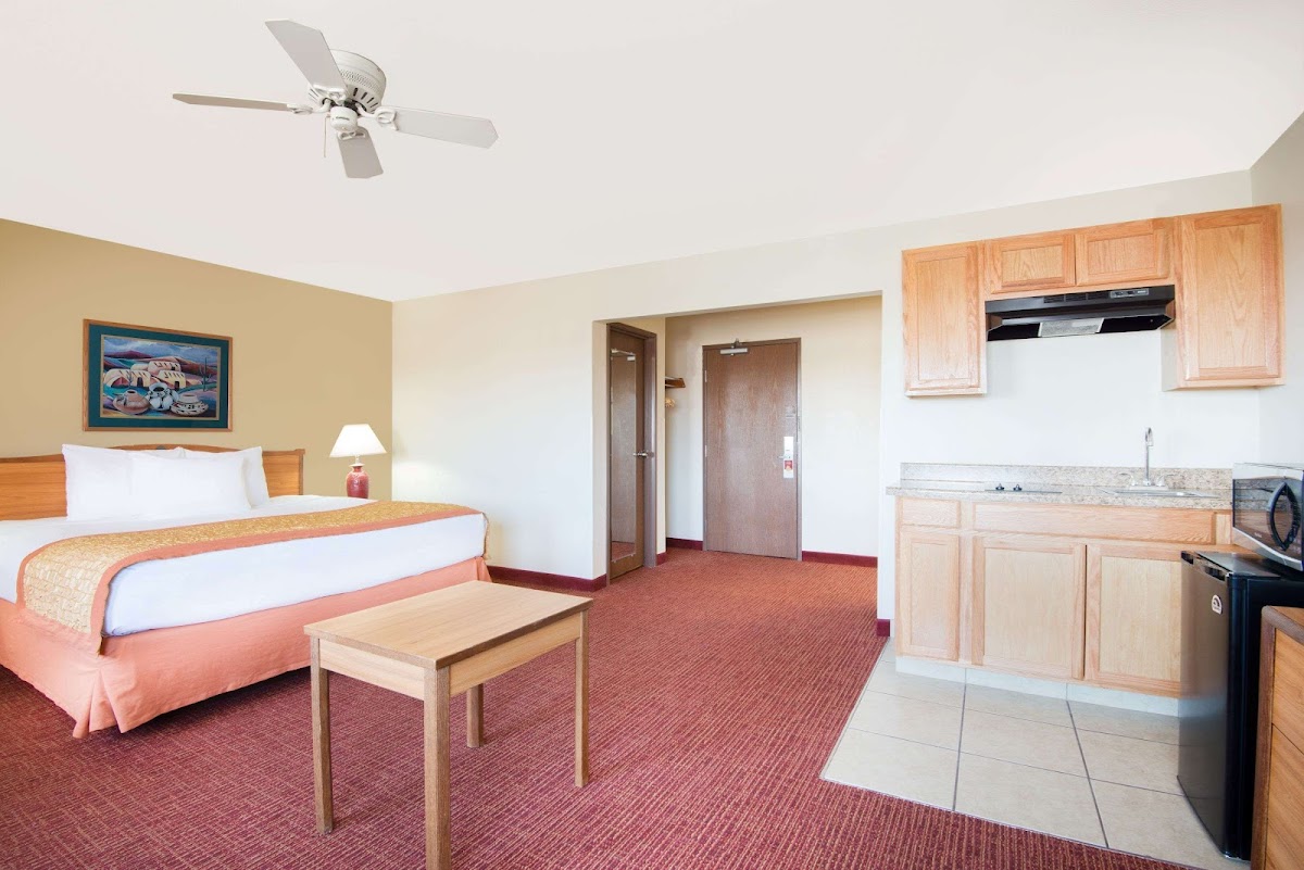 Hawthorn Suites by Wyndham Albuquerque photo 2