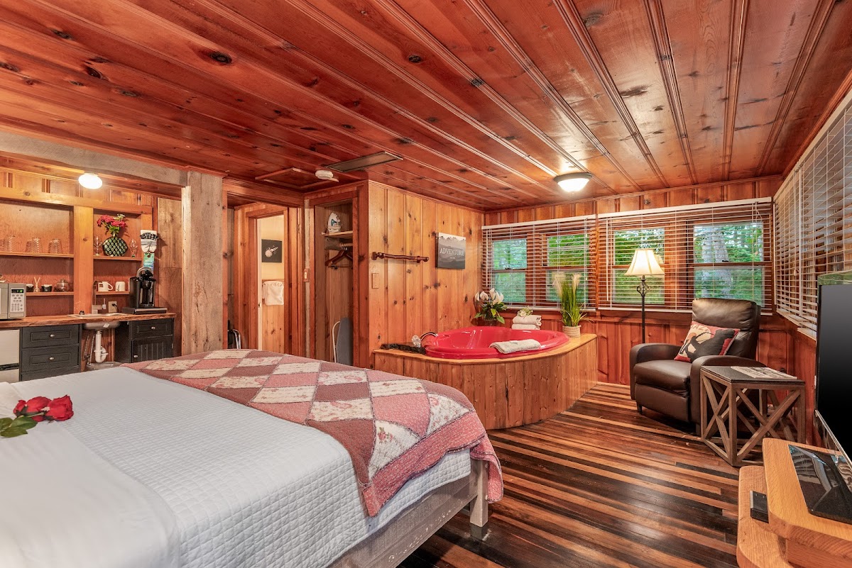 Tall Pines Inn photo 2