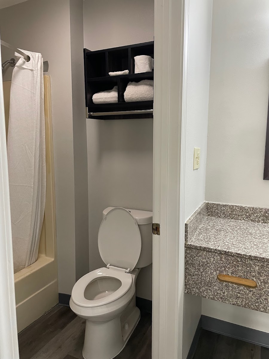 Griffin Inn & Suites photo 3
