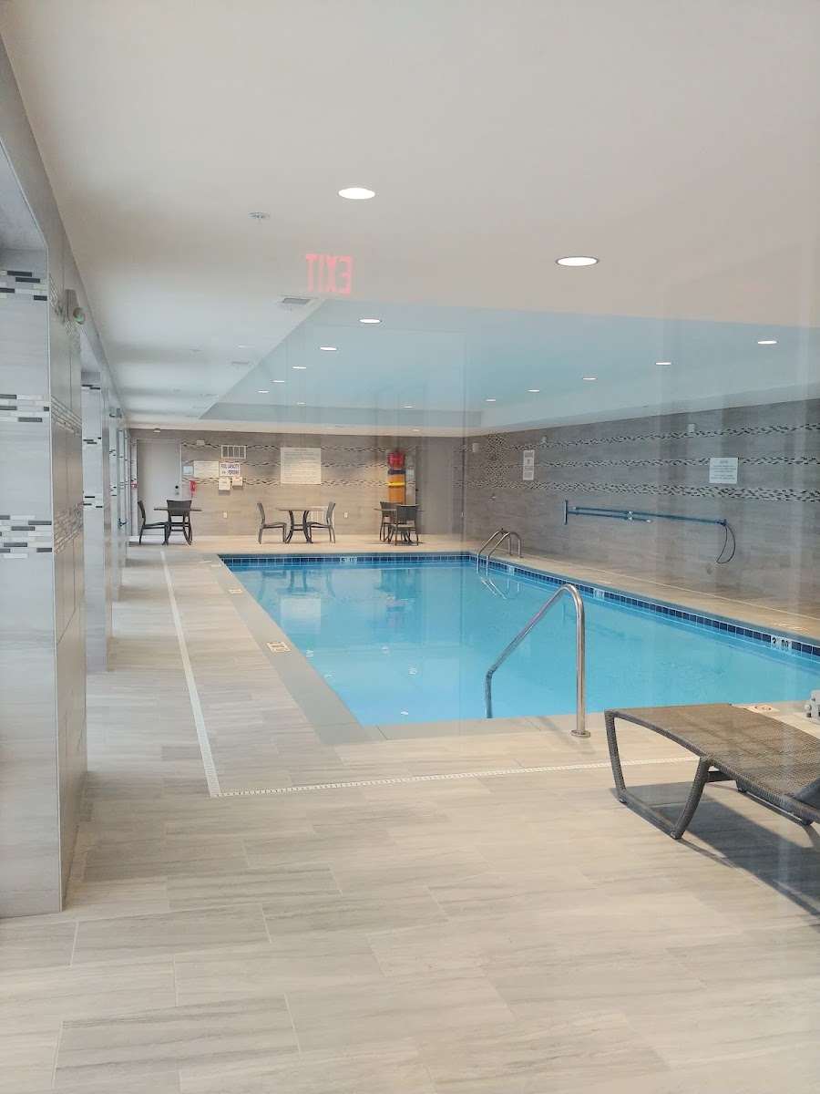 Holiday Inn Express & Suites Grand Rapids Airport - South by IHG photo 3