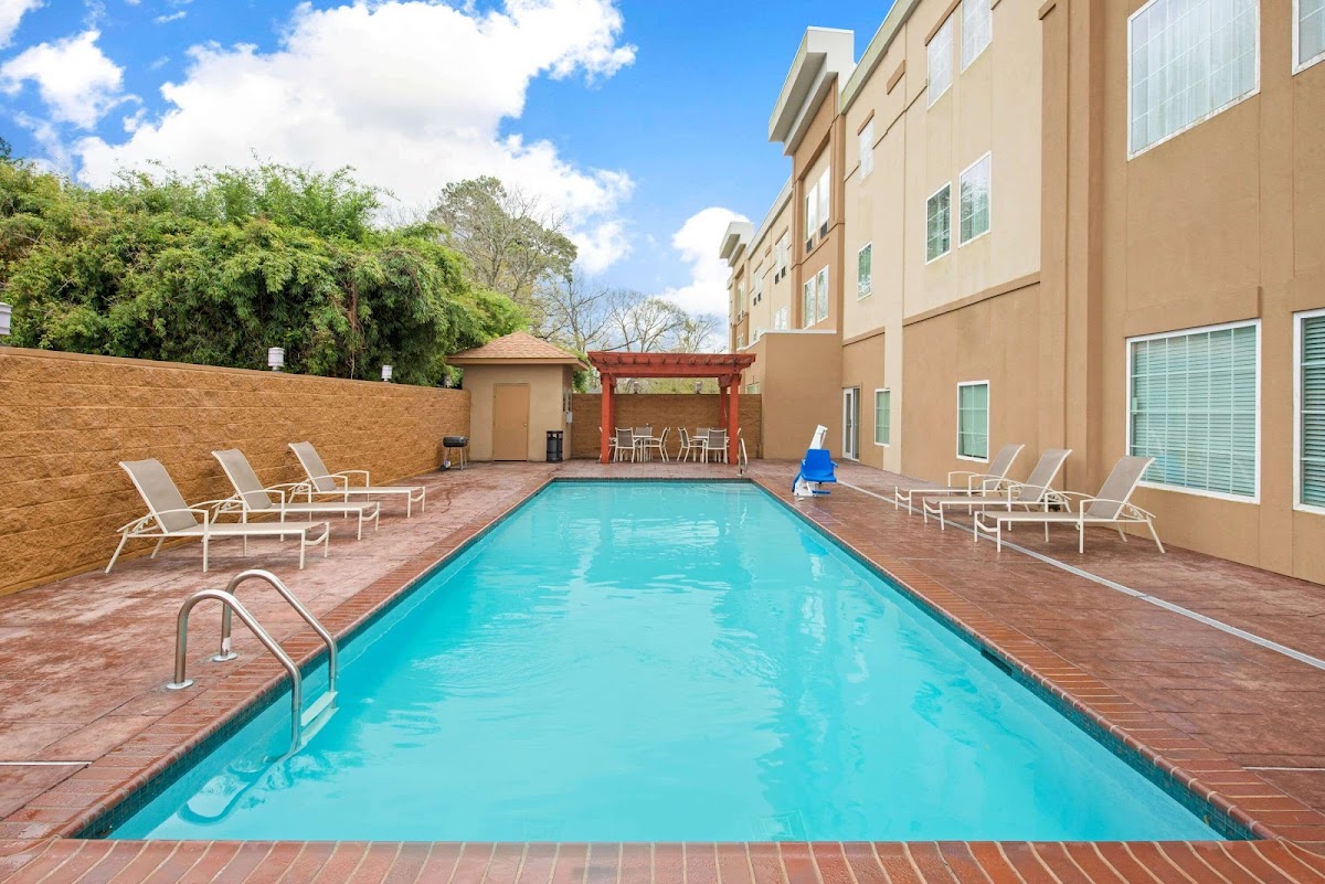 La Quinta Inn & Suites by Wyndham Lake Charles - Westlake photo 2