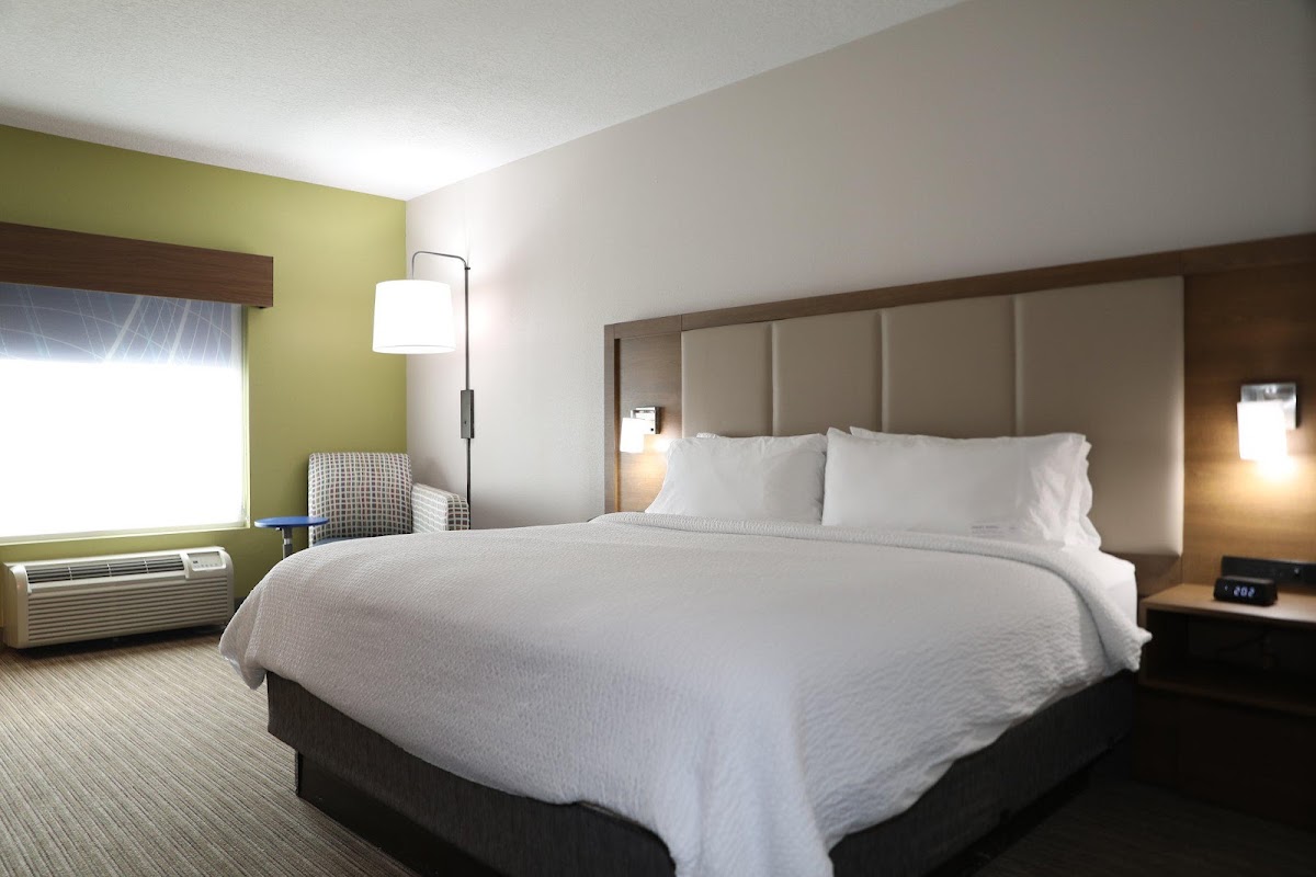 Holiday Inn Express & Suites Albuquerque Airport by IHG photo 2