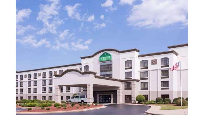 Wingate by Wyndham Greenville Airport photo 2