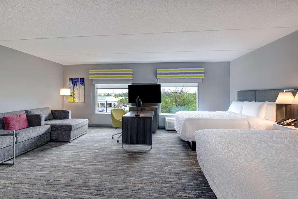 Hampton Inn & Suites by Hilton Burlington Toronto photo 2