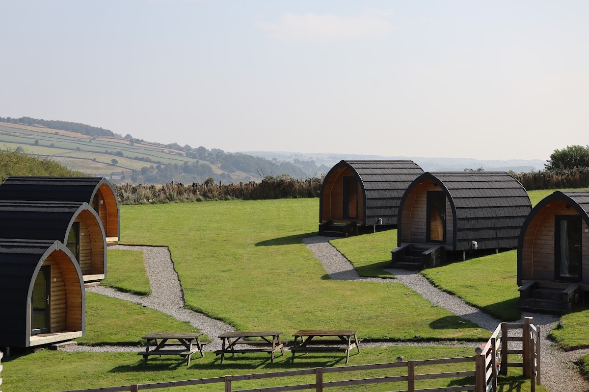 The Fox & Hounds Inn & Camping Pods
