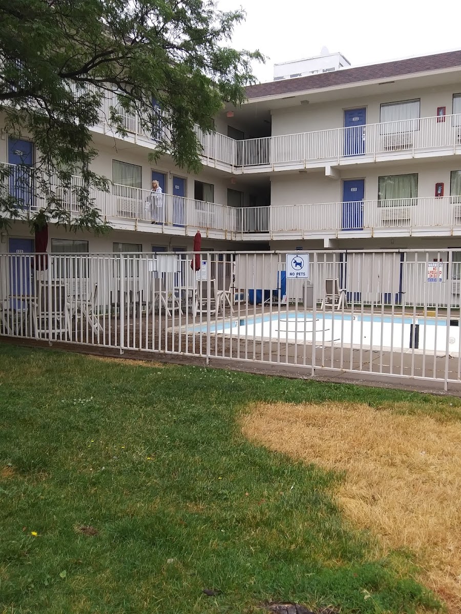 Motel 6 Roseville, MN - Minneapolis North photo 3