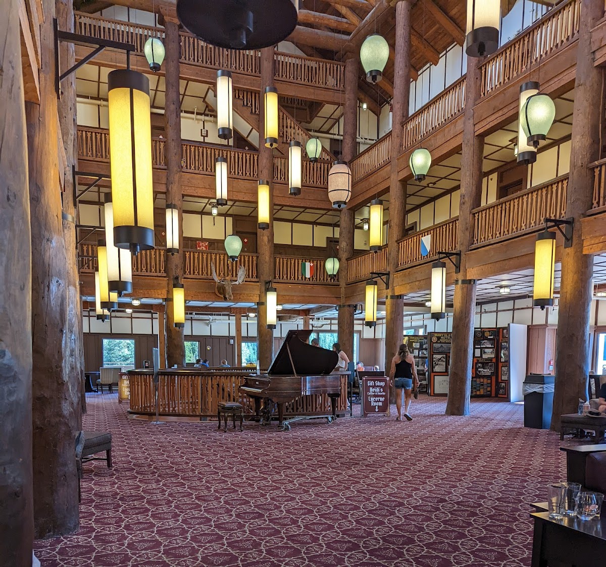 Many Glacier Hotel photo 2