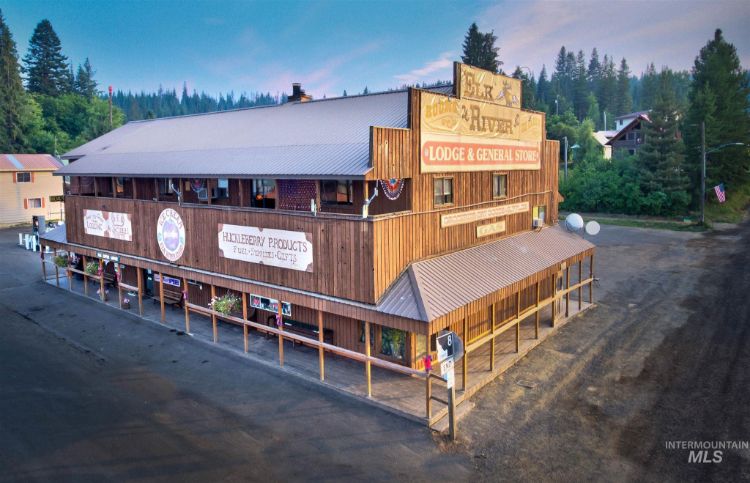 Elk River Lodge & General Store