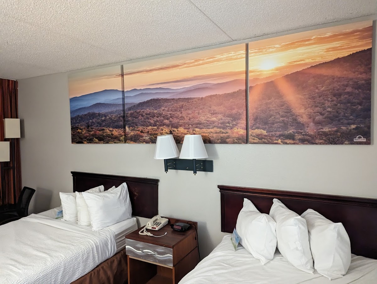Days Inn by Wyndham Nashville Saint Thomas West Hospital photo 3
