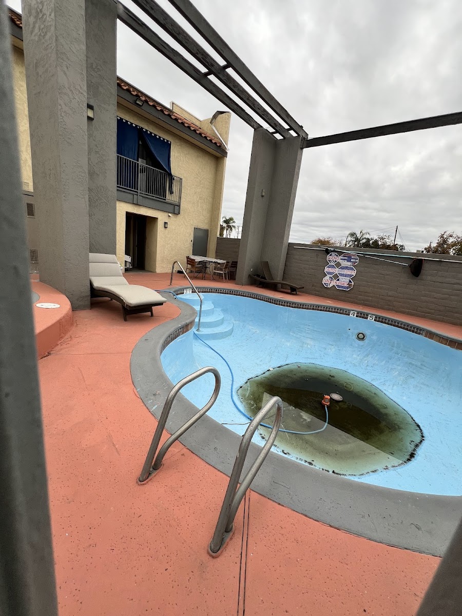 Baymont by Wyndham Bakersfield photo 3