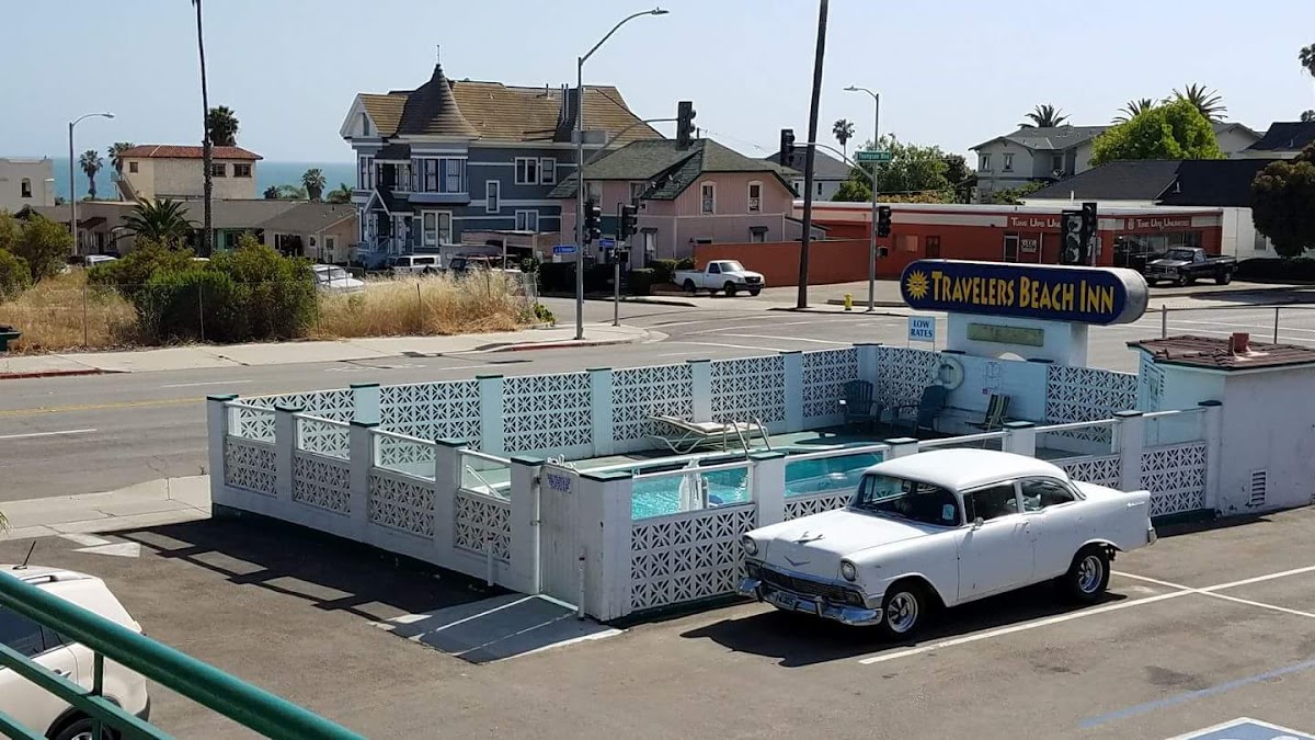 Travelers Beach Inn