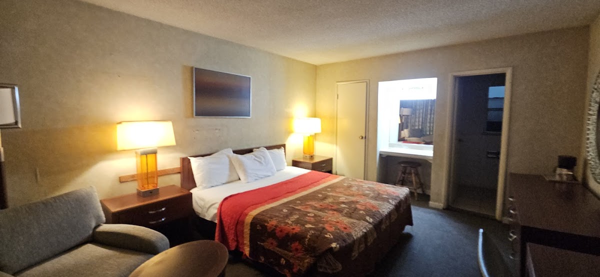 Travelers Beach Inn photo 2