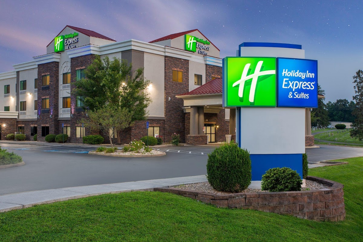 Holiday Inn Express & Suites Lewisburg by IHG
