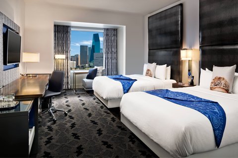 W Dallas photo 2