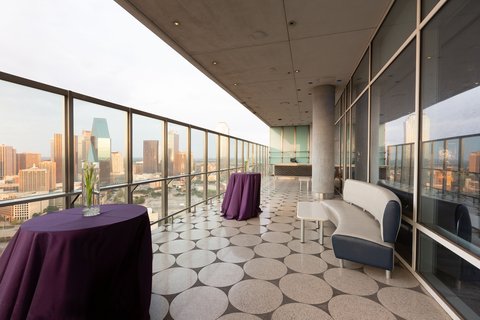 W Dallas photo 3