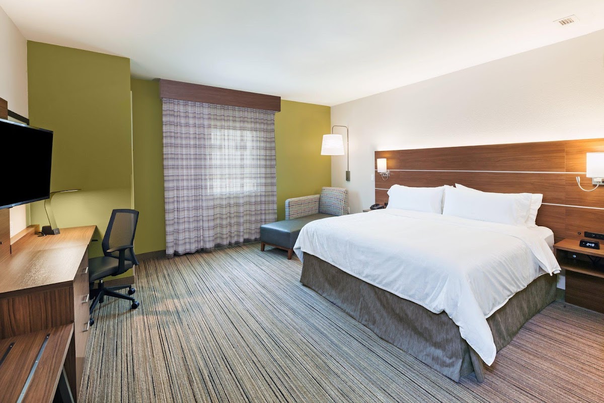 Holiday Inn Express & Suites Lenexa - Overland Park Area by IHG photo 2