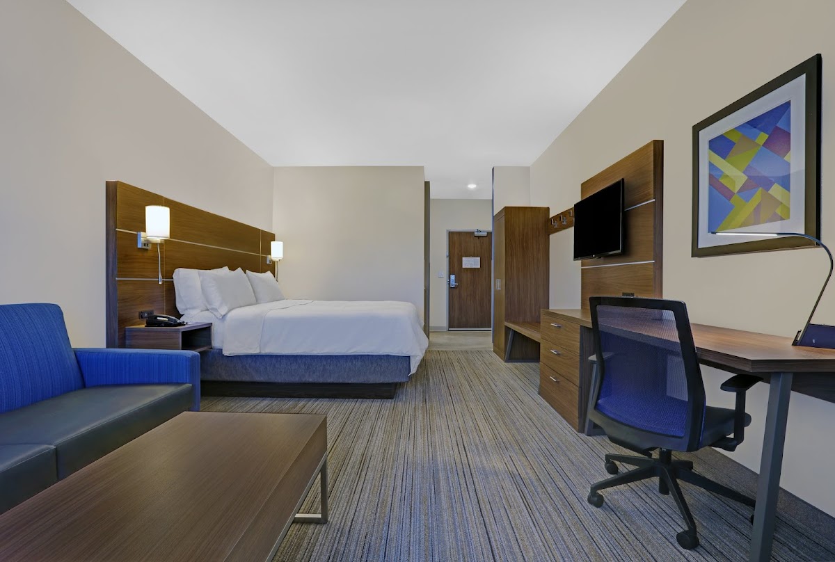 Holiday Inn Express & Suites Lenexa - Overland Park Area by IHG photo 3