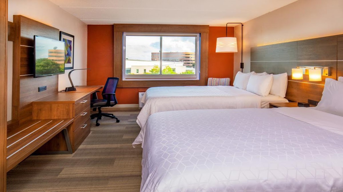 Holiday Inn Express & Suites Mount Pleasant by IHG photo 2