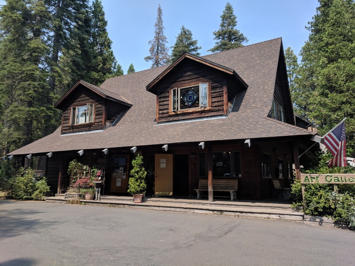 Pinecrest Lake Resort