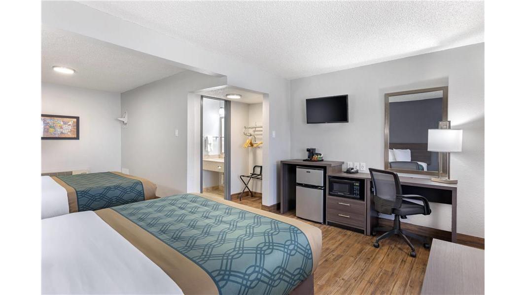 Econo Lodge Inn & Suites Socorro