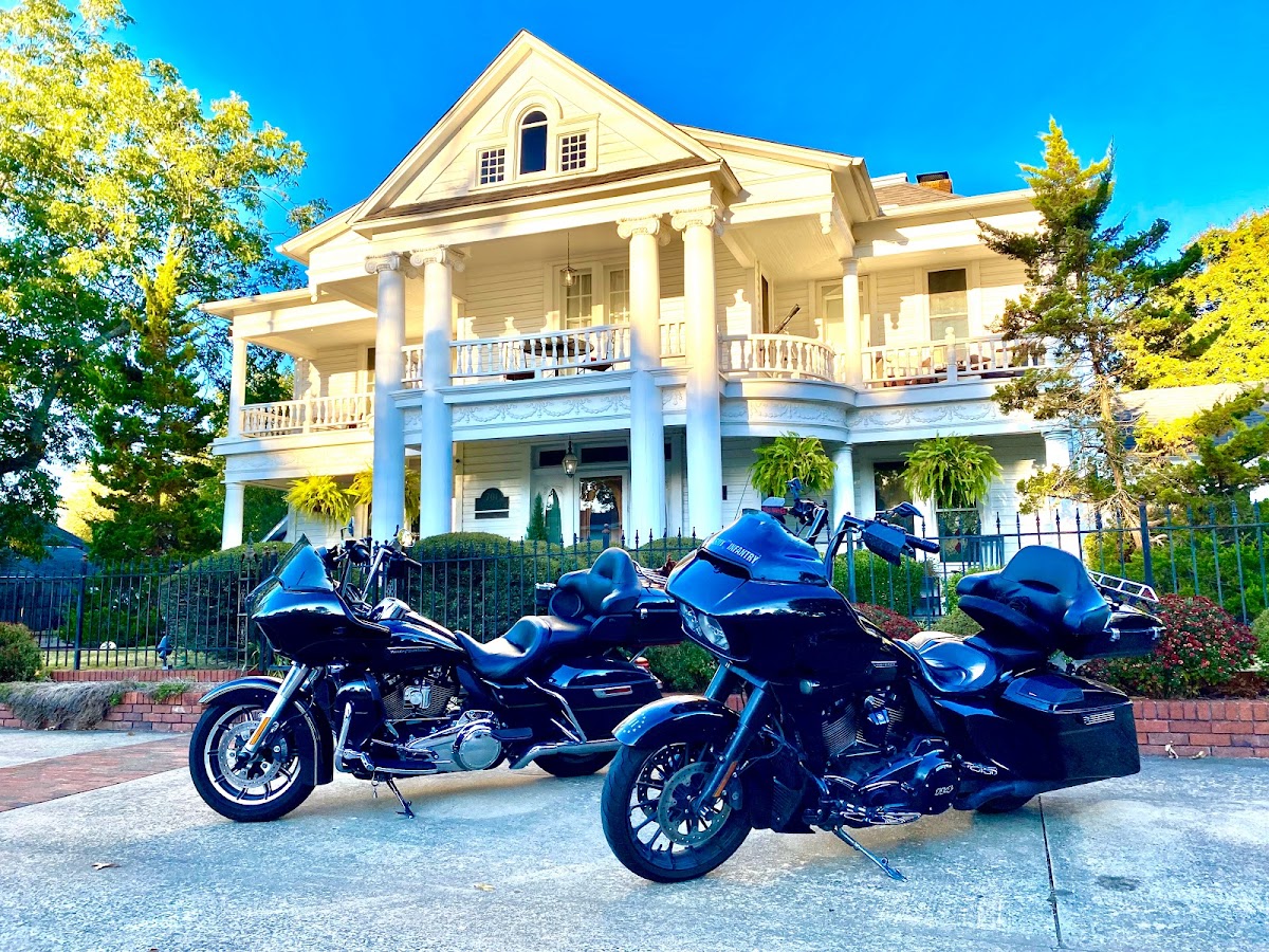 The Carriage House Inn photo 3