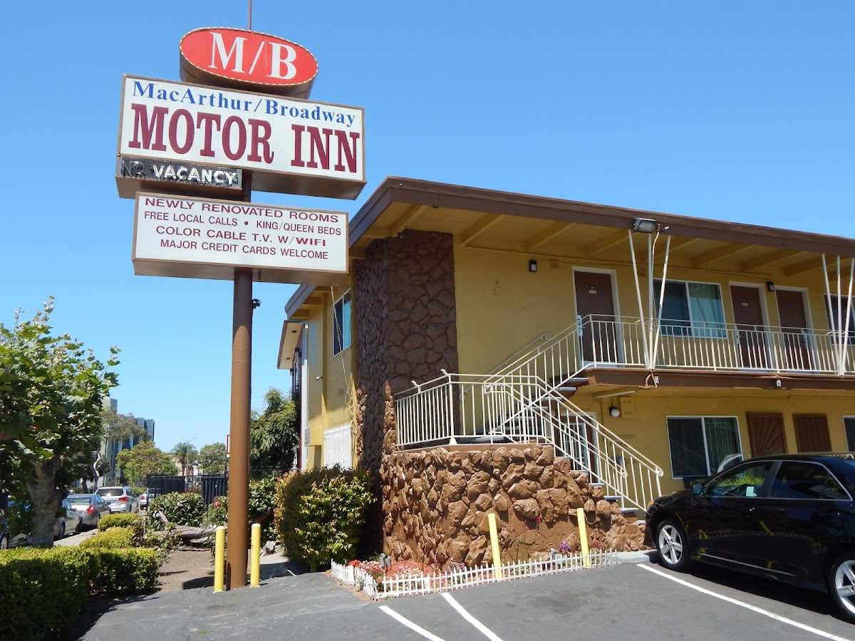 M B Motor Inn