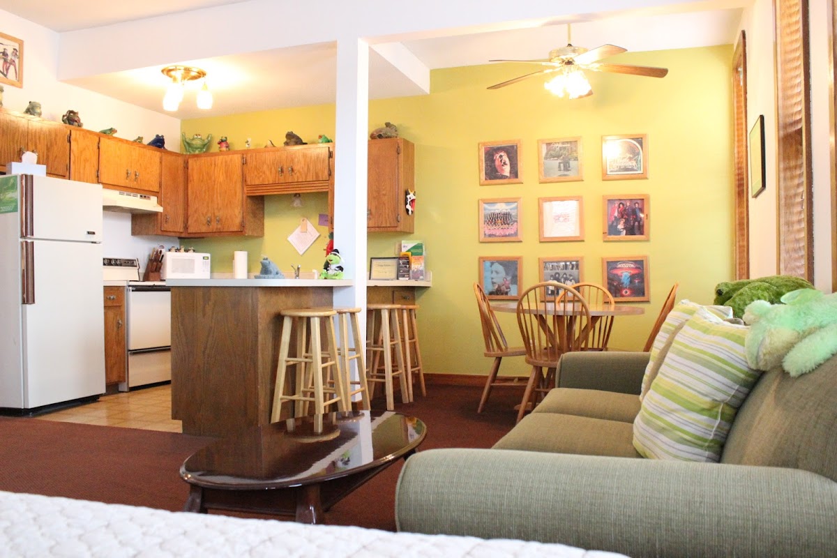 Froggy Bottoms River Suites photo 3