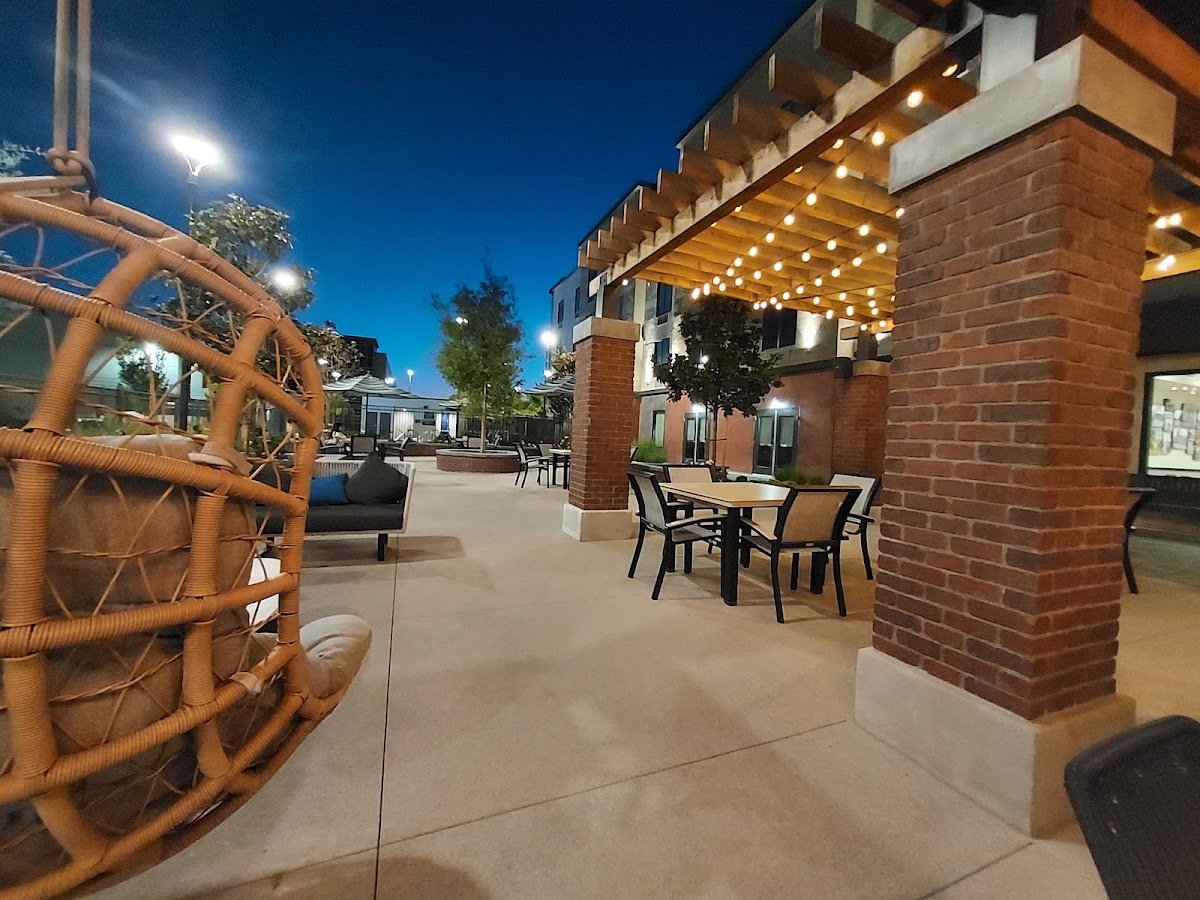 Ayres Hotel Rialto/Fontana