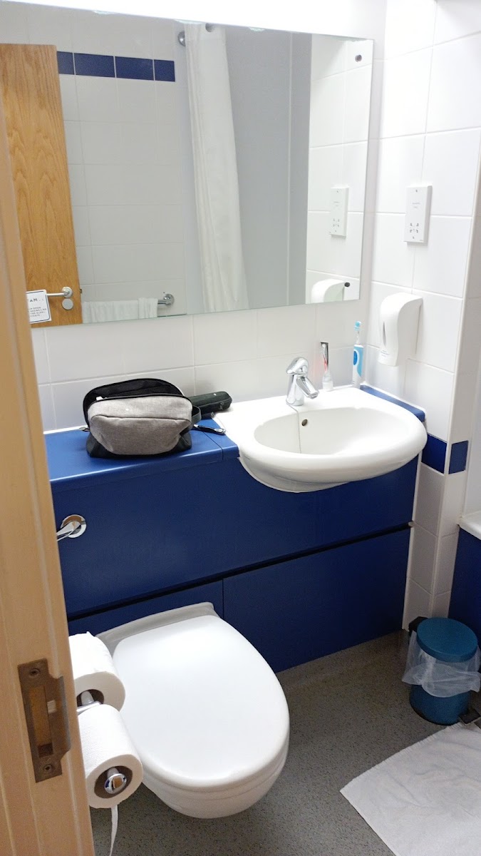 Travelodge Livingston photo 3