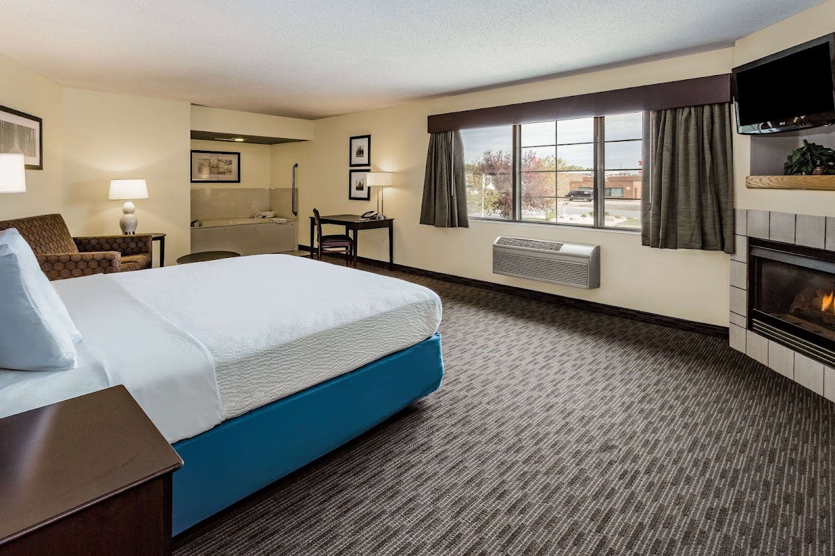 AmericInn by Wyndham Hotel and Suites Long Lake photo 2