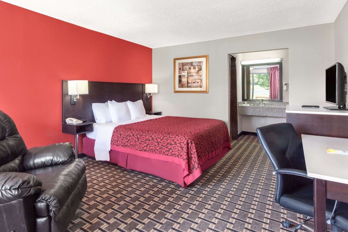 Days Inn by Wyndham Cullman photo 2