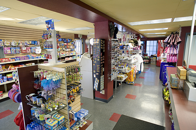 Castle Inn & Suites photo 3
