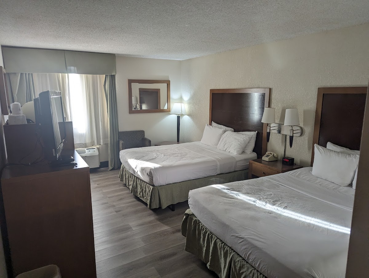 Days Hotel by Wyndham Peoria Glendale Area photo 2