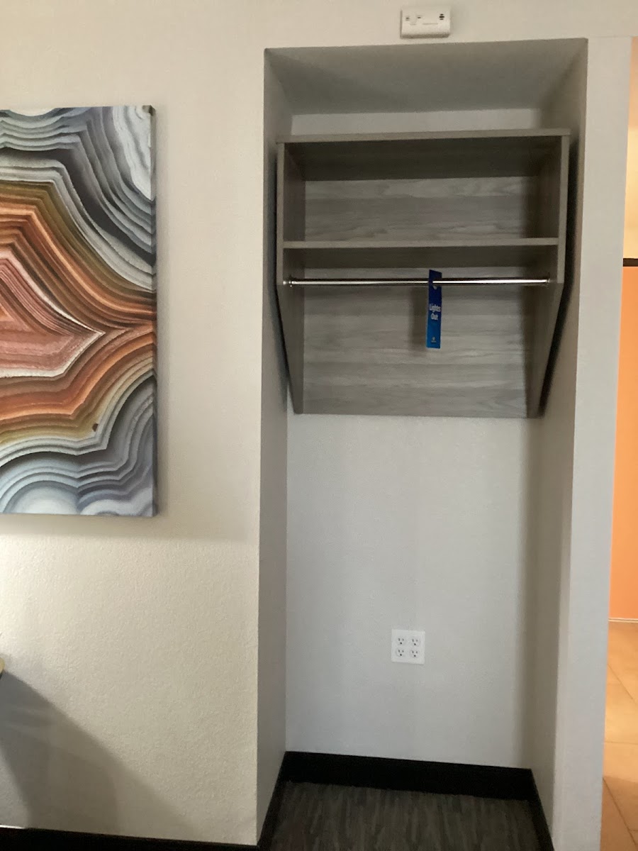 Days Hotel by Wyndham Peoria Glendale Area photo 3