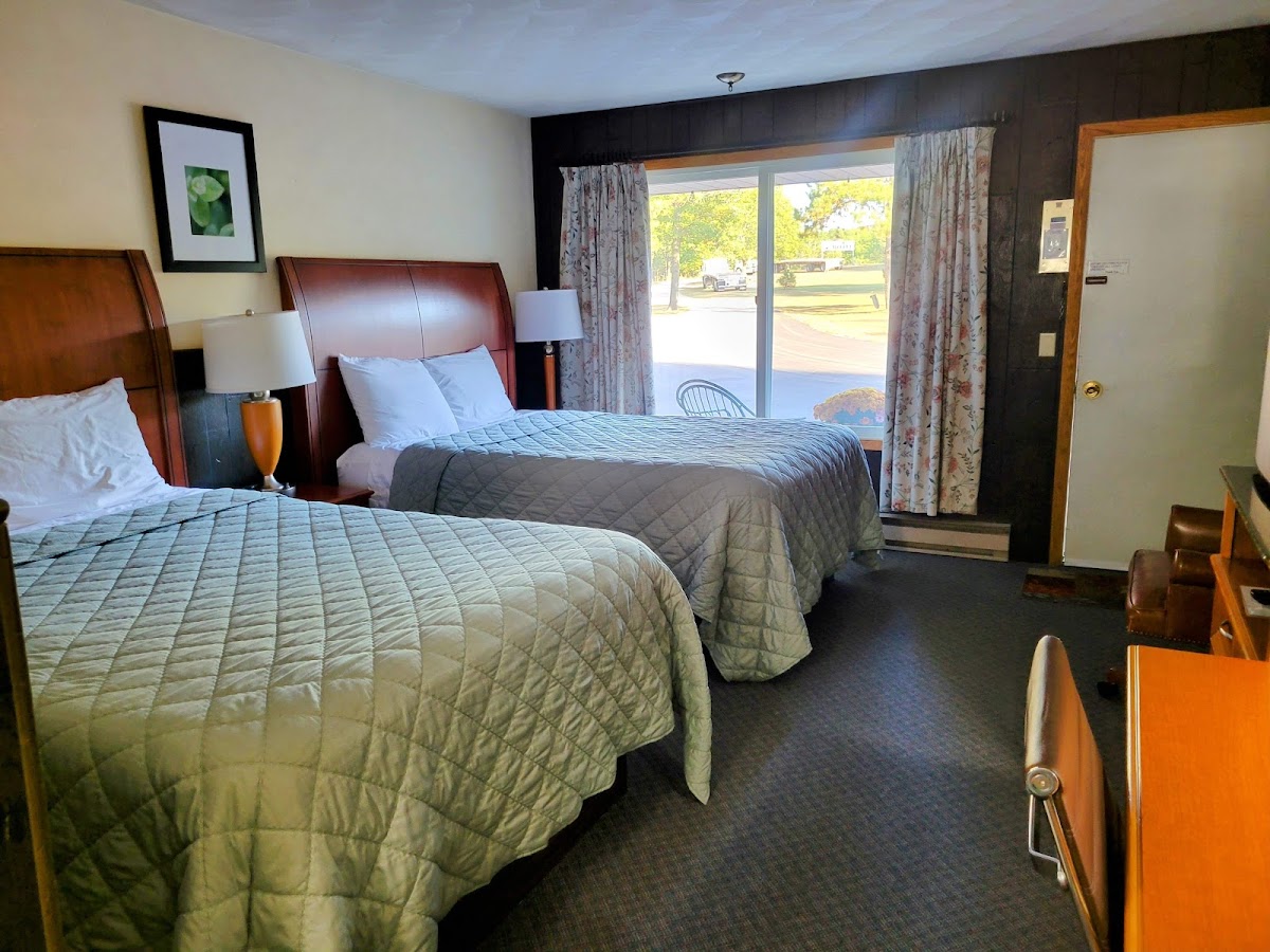 Crossroads Motel & Cabins photo 2