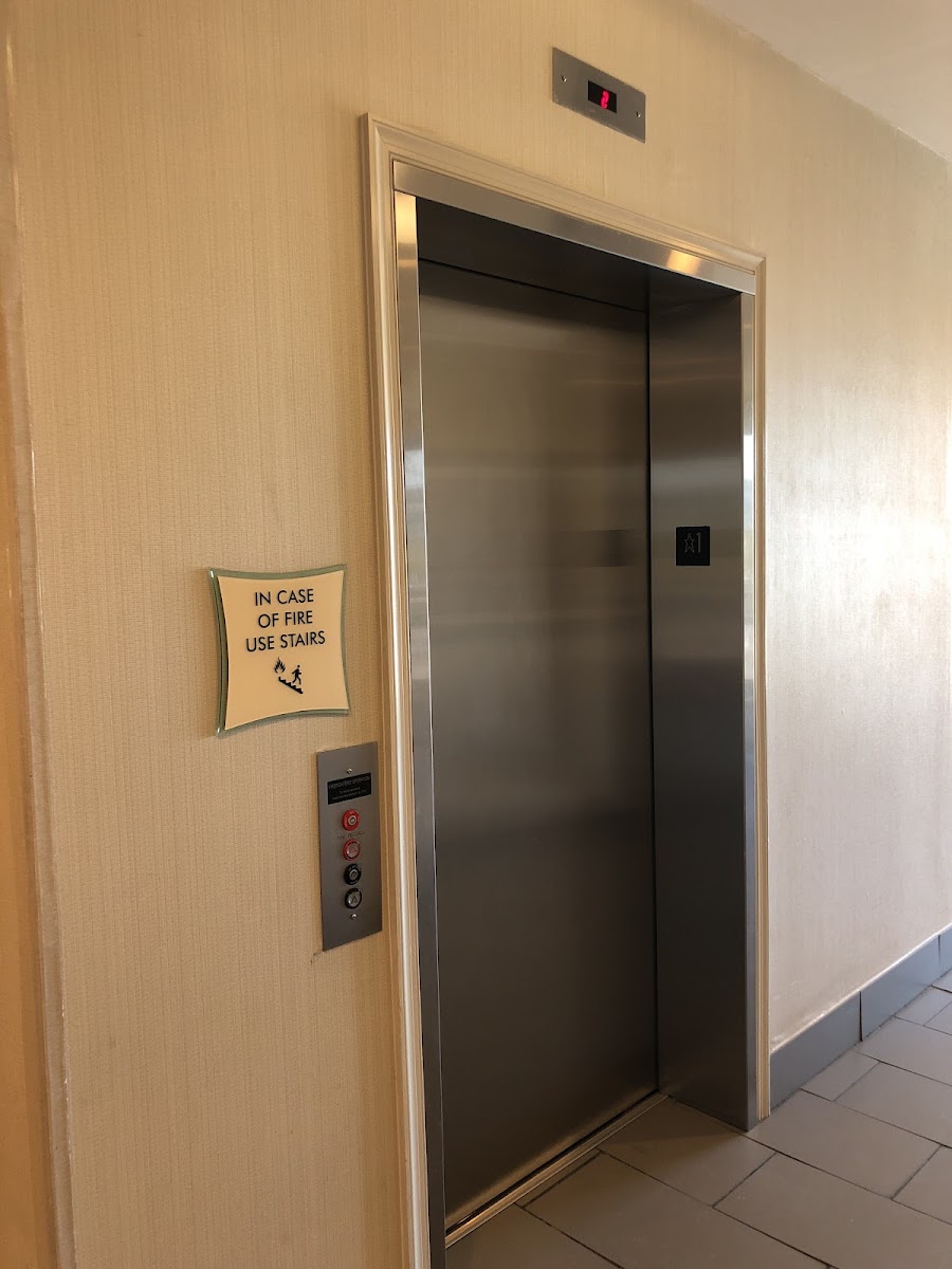 La Quinta Inn & Suites by Wyndham York photo 3