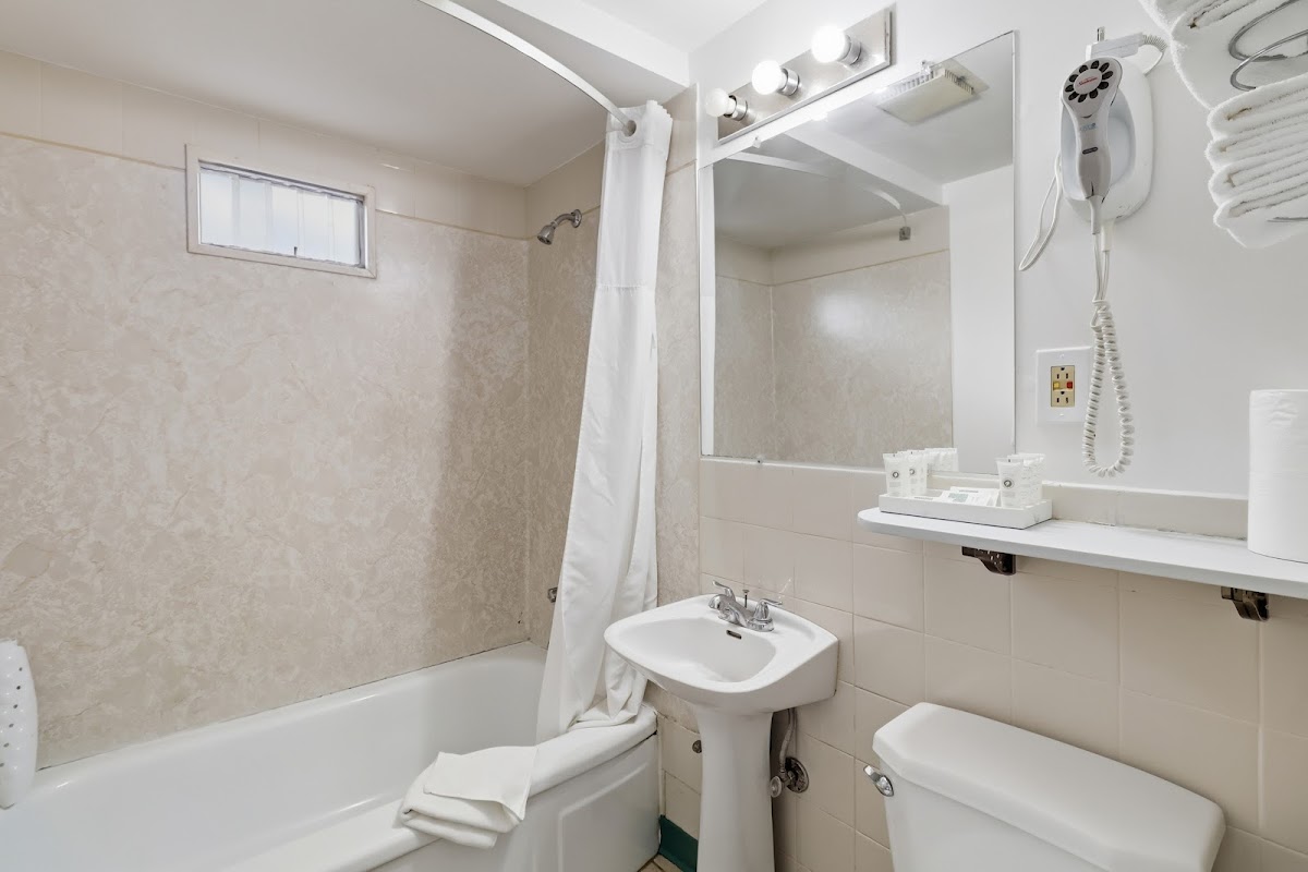 Canadas Best Value Desert Inn & Suites Cache Creek photo 3