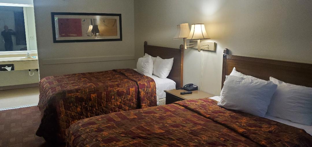Cheshire Motor Inn