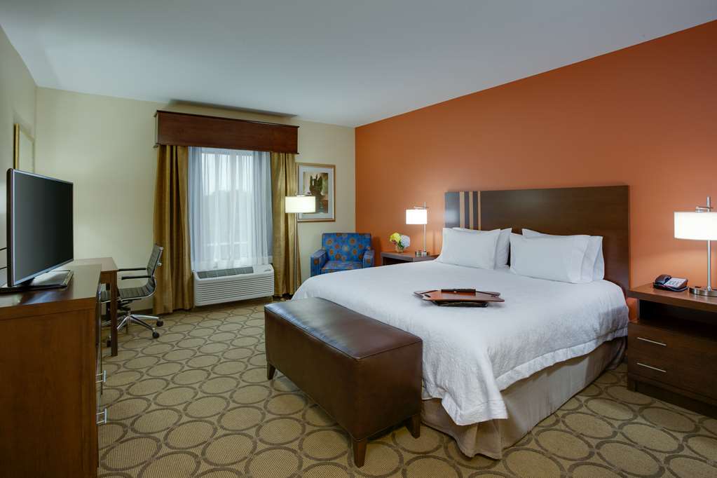 Hampton Inn & Suites Philadelphia/Bensalem photo 2