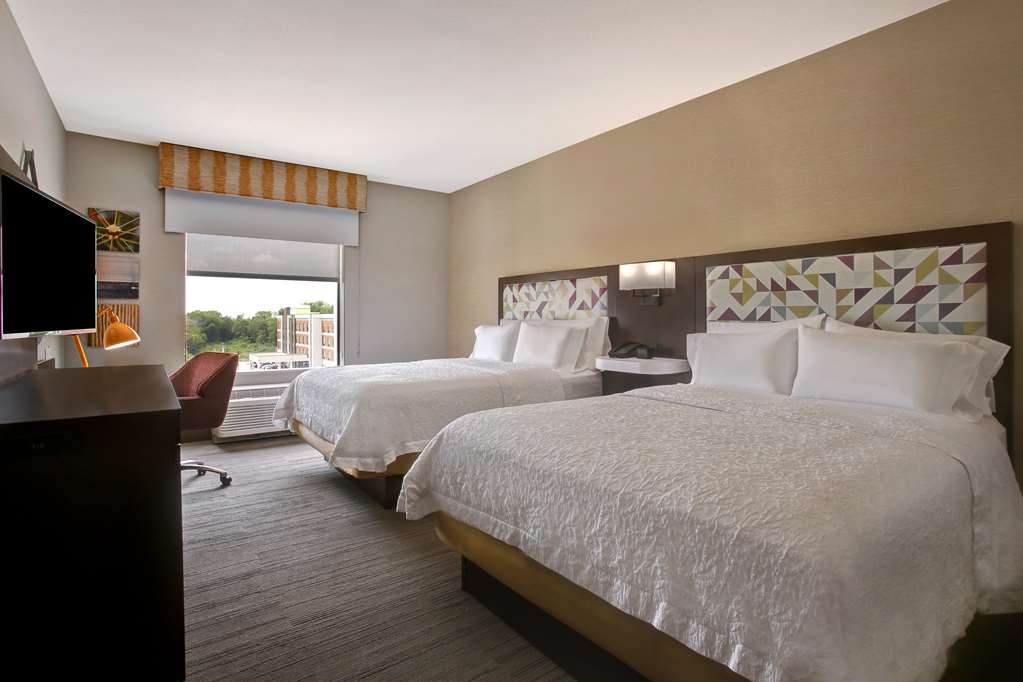 Hampton Inn & Suites Dallas-DeSoto photo 2