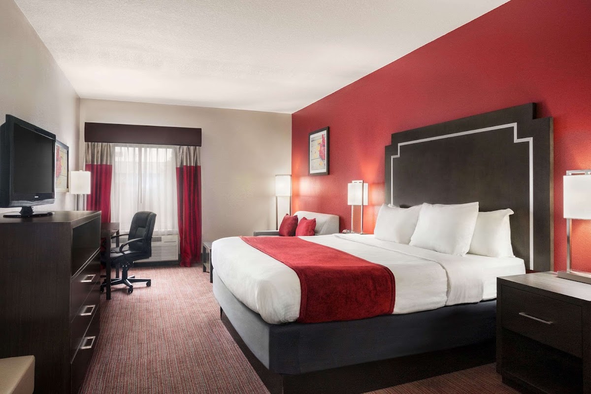 Days Inn & Suites by Wyndham Murfreesboro photo 2